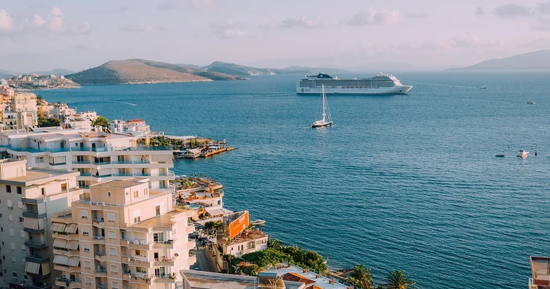 Et le fameux guide touristique pour un pays comme l'Albanie ?